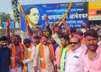 मुदखेड मध्ये भाजपा कार्यकर्त्यांचा फटाके फोडून जलोष साजरा