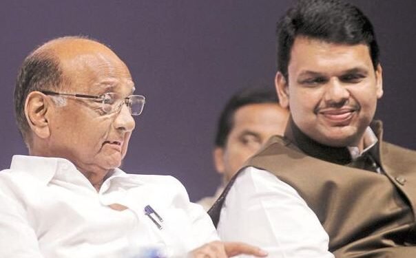 देवेंद्र फडणवीसांकडून शरद पवारांना फोन करुन शपथविधीचं निमंत्रण