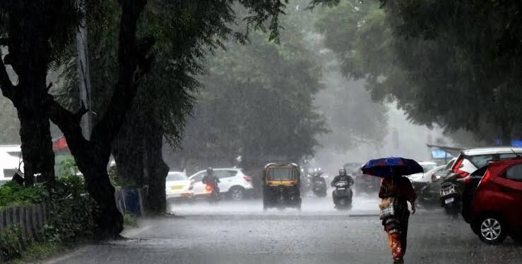 Maharashtra Rain Update: राज्यातील १४ जिल्ह्यांमध्ये विजांसह पावसाची शक्यता; हवामान विभागाचा अलर्ट