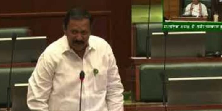 Maharashtra Assembly : सोलापूर कचरामुक्त कधी होणार? आमदार विजयकुमार देशमुखांनी केला विधानसभेत थेट सवाल!