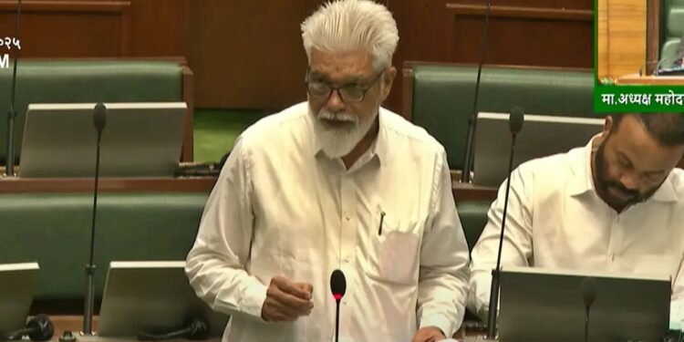 शालेय साहित्य खरेदीला मिळणार नियमबद्ध चौकट :  शालेय शिक्षण मंत्री दादा भुसे