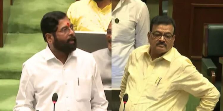 सभागृहात आरोप-प्रत्यारोपांची धग; ठाकरे गटाच्या आमदारावर कारवाईचा सूर