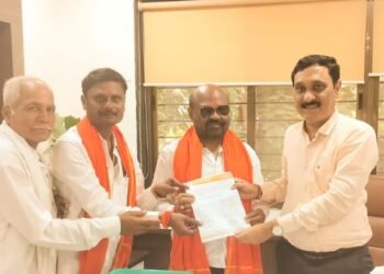 शेतकऱ्यांना पीकविमा वाटप करण्याची शिवसेनेची मागणी न केल्यास आंदोलनाचा इशारा