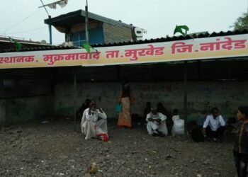 मुक्रमाबाद शहर बसस्थानकविनाच!”निजामकालीन तालुक्याला प्रवाशांची गैरसोय”