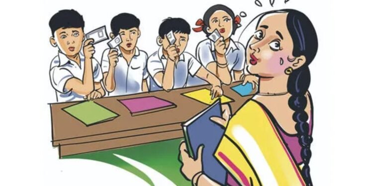 “चूक टायपिंगची, भोग शिक्षकांना”; शाळा अनुदानावर गदा!