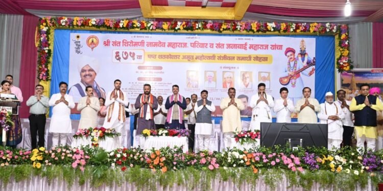 संत नामदेव महाराज मंदिराचा जिर्णोद्धार करणार : मुख्यमंत्री देवेंद्र फडणवीस