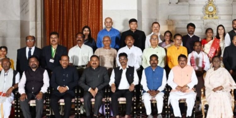 राष्ट्रपती द्रौपदी मुर्मू यांच्या संवाद बैठकीस नांदेडचे विश्वनाथ जटाळे यांना निमंत्रित