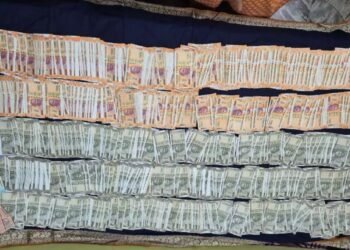 नोटा मोजून मशीन गरम, कर्मचारी थकले, भ्रष्ट वन अधिकाऱ्याच्या घरातून उघड झालं 1.44 कोटींचं रोख घबाड!