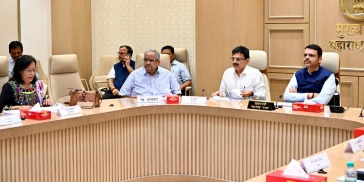 ऊर्जेची बचत,पर्यावरण रक्षणासाठी सौर ऊर्जेचा वापर करा, वस्त्रोद्योगासाठी विशेष समितीची गरज : मुख्यमंत्री देवेंद्र फडणवीस  