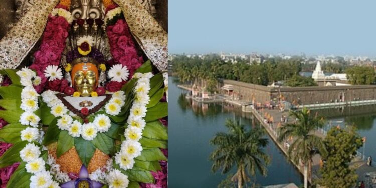 श्रावण सोमवारी सिद्धेश्वर मंदिरास ३०० किलो फुलांनी सजली मेघडंबरी 