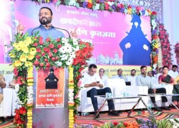 सर्व अधिकारी, कर्मचाऱ्यांच्या परिश्रमामुळे  आषाढी वारी यशस्वी  : पालकमंत्री जयकुमार गोरे