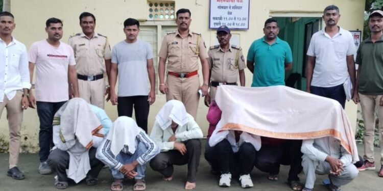पोलिसांची जुगार अड्ड्यावर धाड; ९ जण ताब्यात, रोख रकमेसह मुद्देमाल जप्त