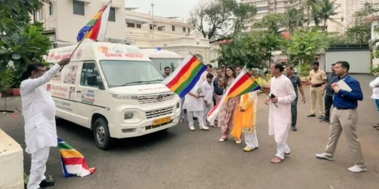 प्राण्यांसाठीच्या सुपर स्पेशालिटी रुग्णवाहिकेचे लोकार्पण; पशुसंवर्धन मंत्री पंकजा मुंडे यांच्या हस्ते उद्घाटन