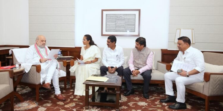 महाराष्ट्रातील अतिवृष्टीमुळे नुकसानीबाबत राष्ट्रवादी काँग्रेस शरद पवार गटाच्या खासदारांनी घेतली अमित शहा यांची भेट!