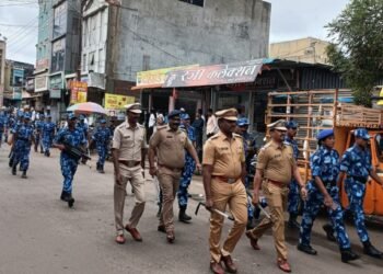बार्शीत रॅपिड ॲक्शन फोर्सचा रूट मार्च; सण-उत्सवासाठी सुरक्षा व्यवस्था सज्ज