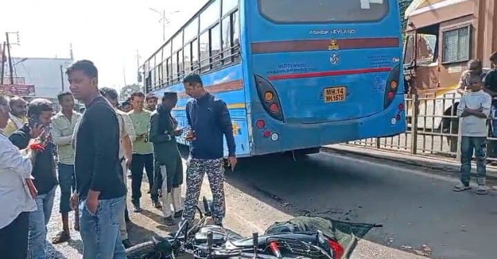 बदनापूरमध्ये भीषण अपघात : बसच्या चाकाखाली मोटारसायकलस्वार ठार