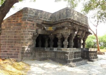 बाराव्या शतकातील खडकेश्वर महादेव मंदिर संरक्षित स्मारकाच्या यादीत