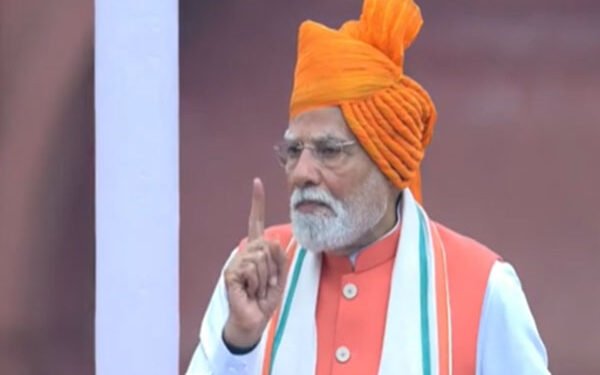 लाल किल्ल्यावरून नरेंद्र मोदींनी गरजले : दहशतवाद, सिंधू करार, तंत्रज्ञान आणि स्वावलंबनावर पाहा काय म्हणाले…