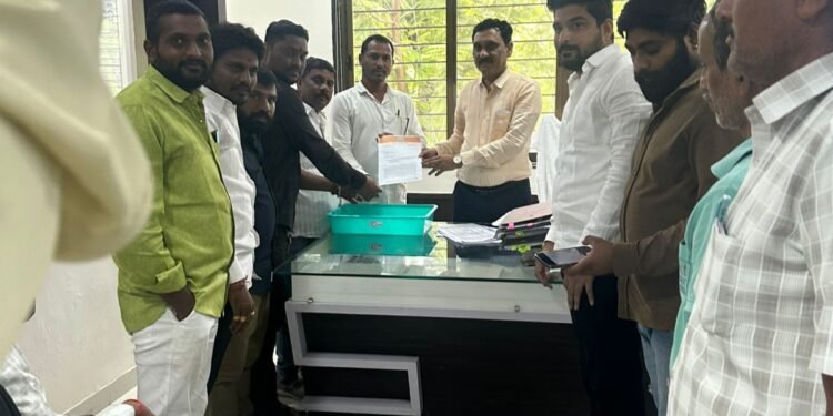 शेतकऱ्यांना सरसकट हेक्टरी ५० हजार रुपये नुकसान भरपाई जाहीर करा : मनसे