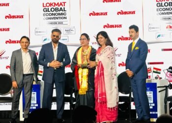 महाराष्ट्र रत्न पुरस्काराने पुनम पवार यांना लंडन येथे सन्मानित!