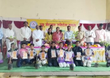 वर्धापन दिनानिमित्त मंद्रूपमध्ये खेळाडूंचा गौरव