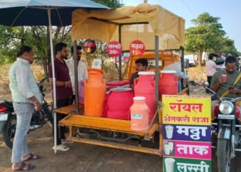 विजयपूर महामार्गावर थंड पेयांची रेलचेल; मठ्ठा-ताक विक्री वाढली