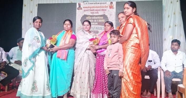 कारी येथे ‘छत्रपती शिवाजी महाराज इंग्लिश स्कूल’चा वार्षिक स्नेहसंमेलन सोहळा