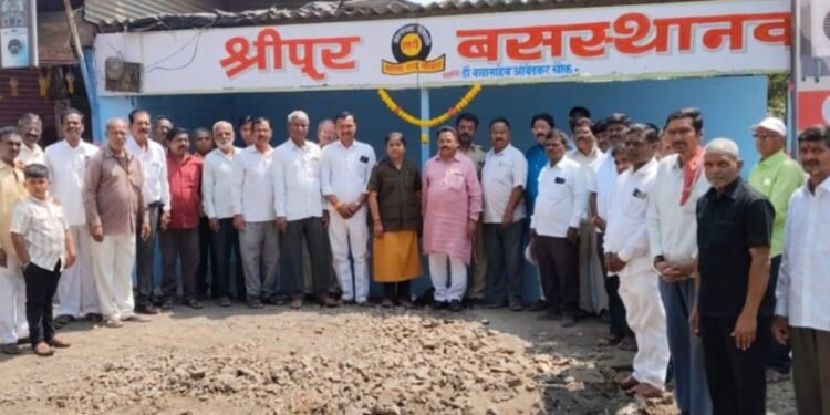 अधिकृत एस . टी . बस स्थानकासमोरच बसेस थांबणार