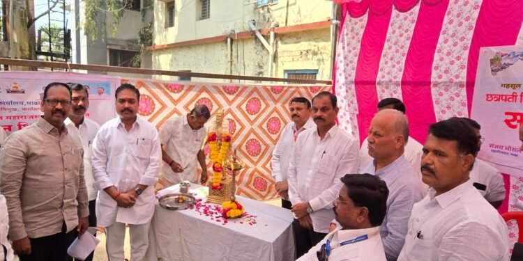 महसुल विभागाने संवेदनसिलता ठेवून लवकरात लवतर लाभार्थ्यांची कामे करावीत