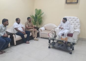 शहरातील वाहतूक व्यवस्था सुरळीत करण्यासाठी  लवकरच संयुक्त विशेष बैठक