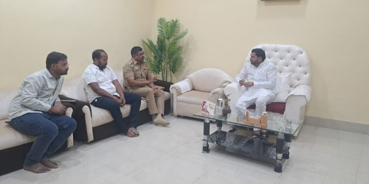 शहरातील वाहतूक व्यवस्था सुरळीत करण्यासाठी  लवकरच संयुक्त विशेष बैठक