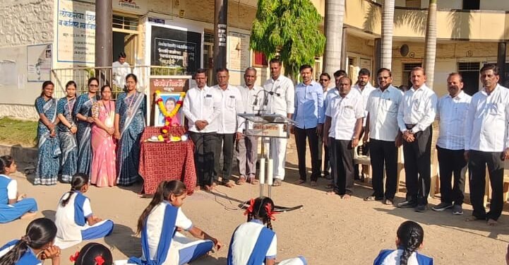 लोकसेवा प्रशालेतील विद्यार्थ्यांचे यश कौतुकास्पद – मुख्याध्यापक प्रकाश कुंभार 