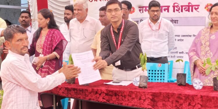 समाधान शिबिरामधून लाभार्थ्यांना एकाच दिवसात दाखले वाटप – तहसीलदार बुटे