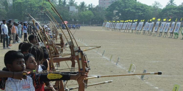 राज्यस्तरीय धनुर्विद्या स्पर्धेचे उद्घाटन; सोलापूरचे नाव ऑलम्पिक मध्ये चमकेल : डॉ. सचिन ओंबासे