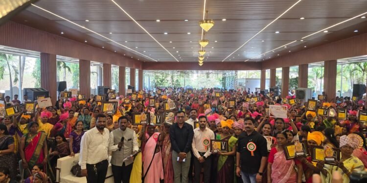 समाजाच्या जडणघडणीत अंगणवाडी सेविकांचे योगदान मोलाचे – सी. ई.ओ.कुलदीप जंगम