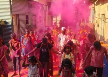 “अवघा रंग एक झाला!” महिला दिन व रंगपंचमी निमित्त हरिपाठ परिवाराचा महिलांसाठी रंगोत्सव