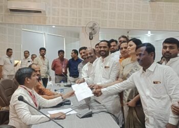 सर्व सामान्य शेतकरी दीपक वैद्य झाले झेडपीचे नवे अध्यक्ष ! 