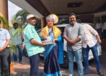 खा. ज्योती वाघमारे यांचा युवा पॅंथर सामाजिक संस्थेच्या वतीने गौरव