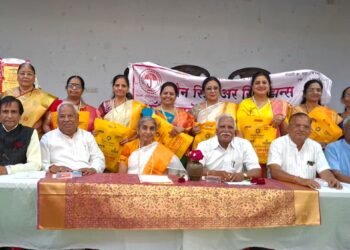 जैनस्कॉ तर्फे गुणवंत ८ महिलांचा सन्मान