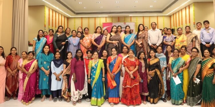मध्य रेल्वेच्या सोलापूर विभागात महिला दिन उत्साहात