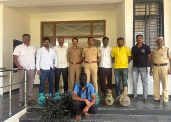 मोटार व केबल चोरी प्रकरणी दोन आरोपी अटकेत