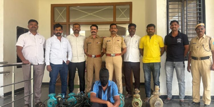 मोटार व केबल चोरी प्रकरणी दोन आरोपी अटकेत