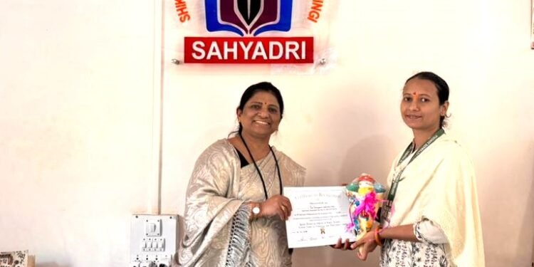 डॉ.सुनयना माळी बेस्ट रिव्हिव्हर म्हणून सन्मानित