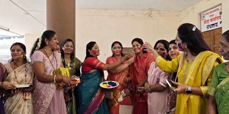 श्रमिक पत्रकार संघ आणि दयावान बहुउद्देशीय संस्थेतर्फे पर्यावरण पूरक रंगोत्सव