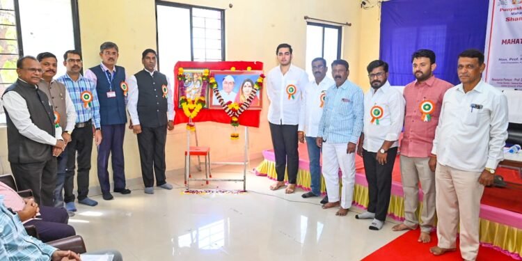 महात्मा बसवेश्वरांचे विचार व कार्य हे मानवतेला उन्नतीकडे नेणारे : कुलगुरु डॉ.महानवर