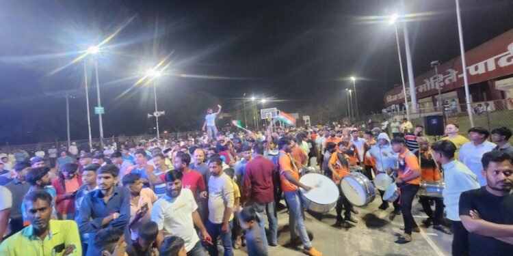 भारताने मॅच जिंकताच अकलूज मध्ये जल्लोष