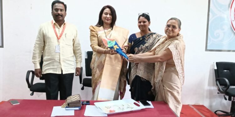 यशवंतराव चव्हाण महाविद्यालयात महिला दिन साजरा