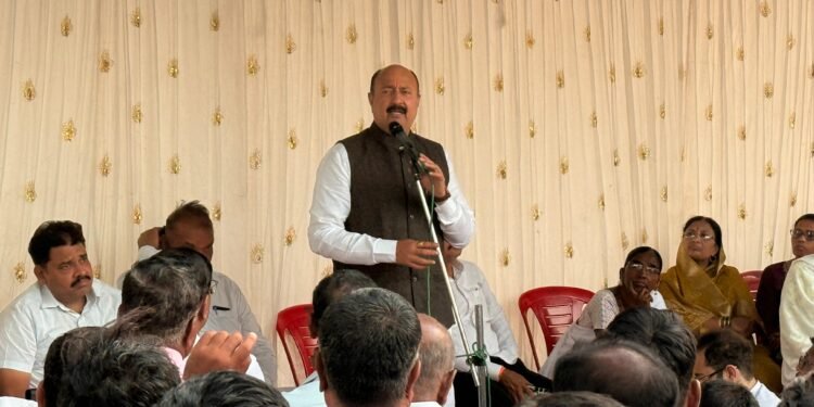 कार्यकर्त्यांनी खचून न जाता जोमाने कामाला लागावे- दिपकआबा साळुंखे पाटील 