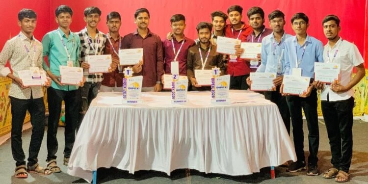 राज्यस्तरीय ‘डिपेक्स’ प्रकल्प स्पर्धेमध्ये कर्मयोगी पॉलिटेक्निकचे घवघवीत यश