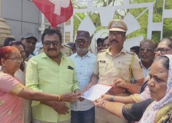 फेरीवाला धोरण अंमलबजावणीसाठी माकपचा मनपावर मोर्चा